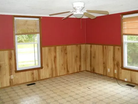 300 Sirrine St, Honea Path, SC 29654 photo 4
