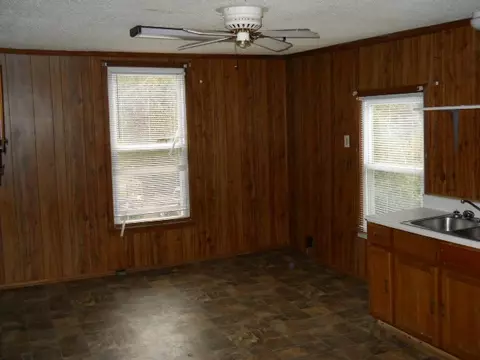 300 Sirrine St, Honea Path, SC 29654 photo 11