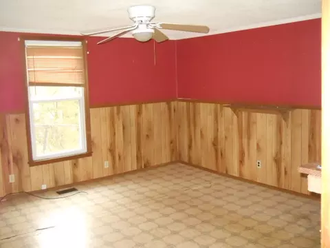 300 Sirrine St, Honea Path, SC 29654 photo 2