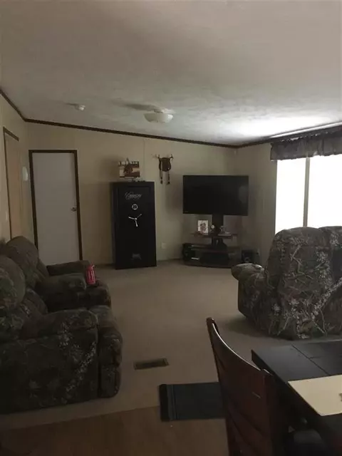 145 Howe Rd, Central, SC 29630 photo 2