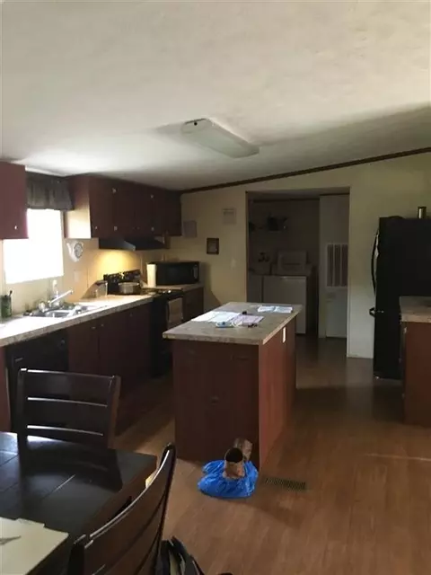 145 Howe Rd, Central, SC 29630 photo 3