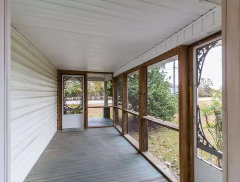 1308 S Walnut St, Seneca, SC 29678 photo 9