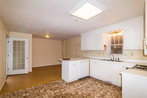 1308 S Walnut St, Seneca, SC 29678 photo 7