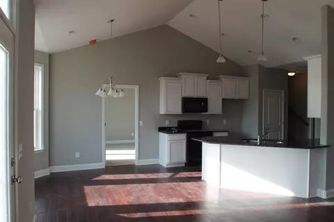 130 Shadowood Ct, Seneca, SC 29678 photo 5