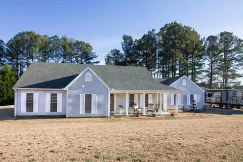 202 Carrageen Dr, Williamston, SC 29697 photo 1