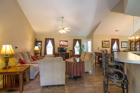 202 Carrageen Dr, Williamston, SC 29697 photo 5