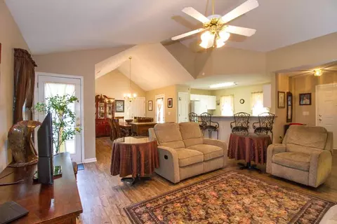 202 Carrageen Dr, Williamston, SC 29697 photo 6