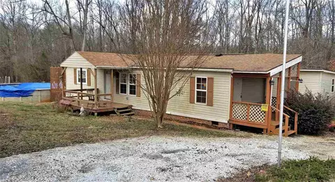 1320 Christopher Ln, Liberty, SC 29657 photo 2