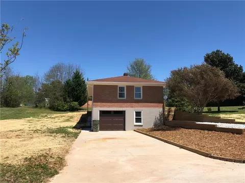 603 Freedom Dr, Walhalla, SC 29691 photo 4