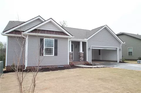 210 N Stonegate Dr, Seneca, SC 29678 photo 1