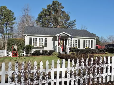 113 Daniel Ave, Seneca, SC 29678 photo 1