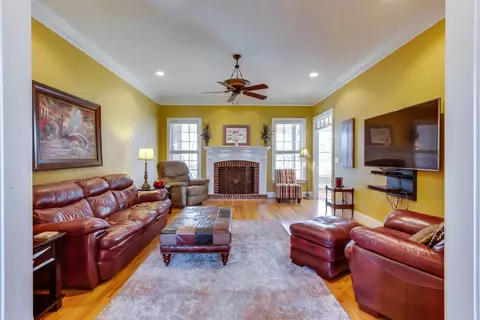 150 Upper Lake Dr, Easley, SC 29640 photo 4