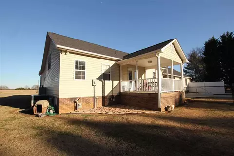 113 Stone Dr, Pelzer, SC 29669 photo 4