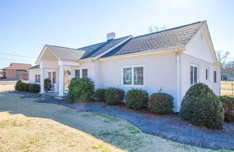 103 W Greer St, Honea Path, SC 29654 photo 2
