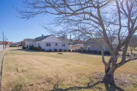 103 W Greer St, Honea Path, SC 29654 photo 3