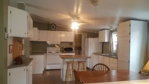 129 Turning Leaf Ln, Easley, SC 29640 photo 9