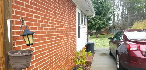 103 Daniel Ave, Seneca, SC 29678 photo 3