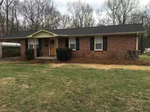 3 Roberts St, Honea Path, SC 29654 photo 1