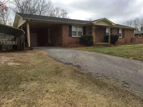 3 Roberts St, Honea Path, SC 29654 photo 2