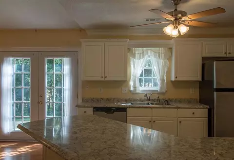 602 Brock St, Central, SC 29630 photo 2