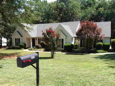 602 Brock St, Central, SC 29630 photo 1
