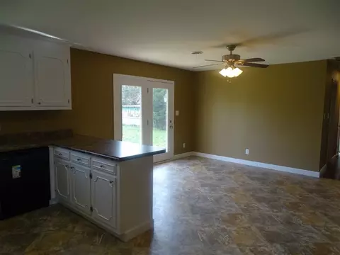 21 Gray Dr, Williamston, SC 29697 photo 6