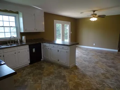 21 Gray Dr, Williamston, SC 29697 photo 4