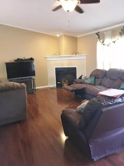206 Tyler Ct, Easley, SC 29642 photo 4