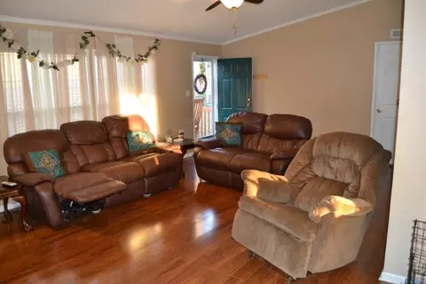 206 Tyler Ct, Easley, SC 29642 photo 3