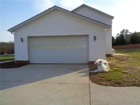 3003 Midway Rd, Anderson, SC 29621 photo 4