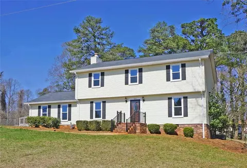 300 Longview Ter, Easley, SC 29642 photo 2