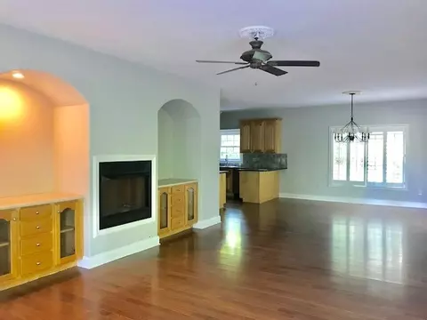 303 Falling Leaf Ct, Seneca, SC 29672 photo 3