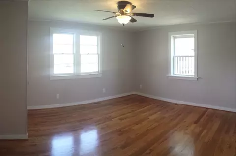 613 W 2nd Ave, Easley, SC 29640 photo 11