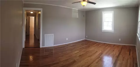 613 W 2nd Ave, Easley, SC 29640 photo 4