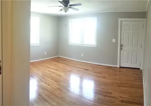 613 W 2nd Ave, Easley, SC 29640 photo 3