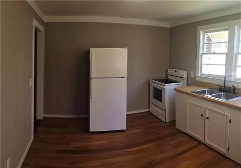 613 W 2nd Ave, Easley, SC 29640 photo 5