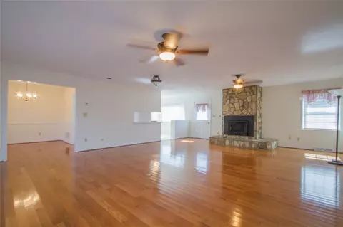 141 Cindy Ln, Easley, SC 29642 photo 3