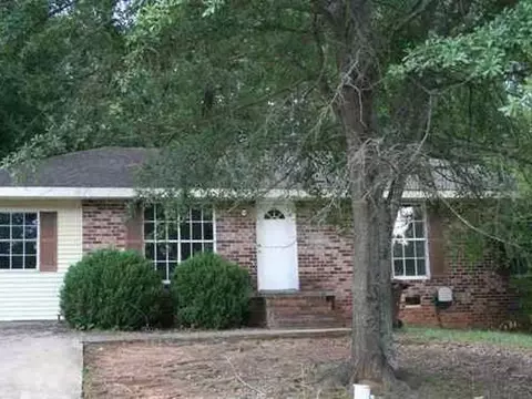 805 E Queen St, Pendleton, SC 29670 photo 1