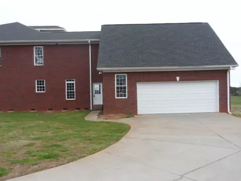 231 E Bennett Rd, Westminster, SC 29693 photo 4