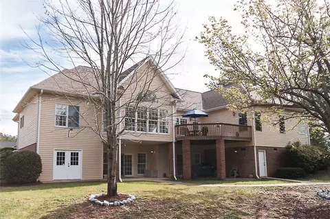 509 N Old Mill Rd, Seneca, SC 29678 photo 3