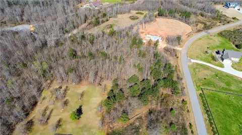 113 Caden Ln, Easley, SC 29640 photo 8