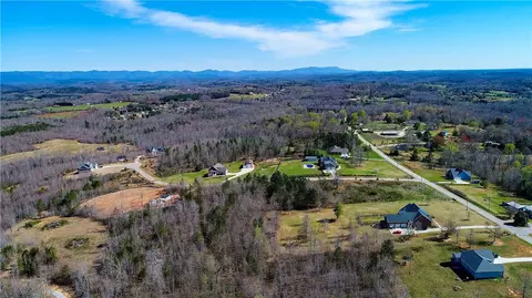 113 Caden Ln, Easley, SC 29640 photo 2