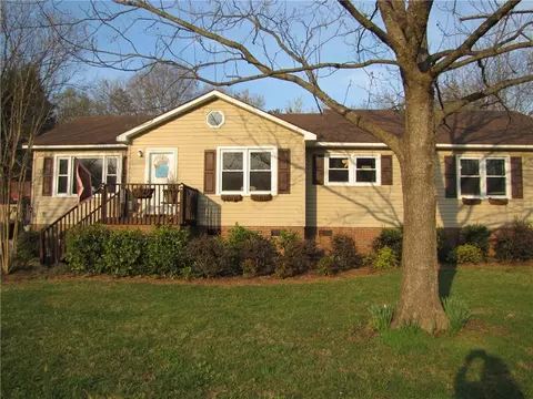102 Cherokee Rd, Easley, SC 29642 photo 2