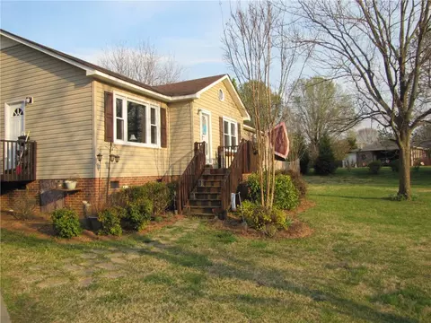 102 Cherokee Rd, Easley, SC 29642 photo 40