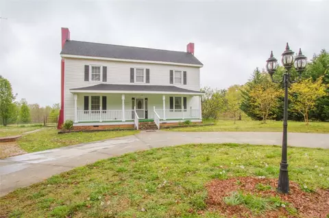 124 E Mcgee St, Honea Path, SC 29654 photo 2