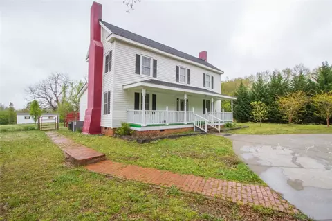 124 E Mcgee St, Honea Path, SC 29654 photo 1