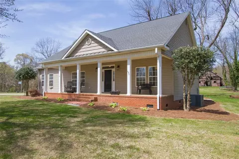 213 Latham Rd, Easley, SC 29640 photo 2