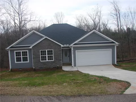 409 Bolding Rd, Pickens, SC 29671 photo 2