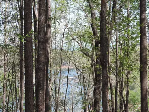 502 Inlet Dr, Seneca, SC 29672 photo 3
