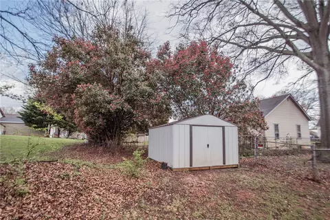 213 S 7th St, Easley, SC 29640 photo 7
